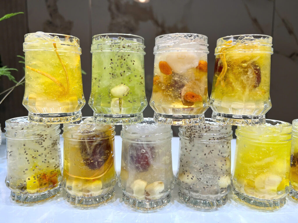 Cách hâm yến chưng nóng bằng cách thủy 3–5 phút