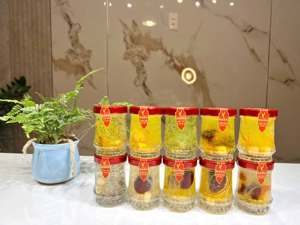 Set yến chưng nóng cho ngày mới – Yến Kara